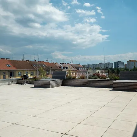 Gocarova Trida Apartment *